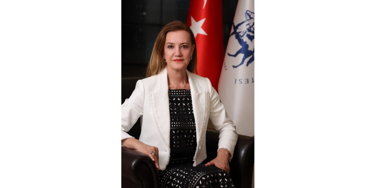 Rektör Hotar: "Kaybedilen itibarı bu şekilde siyaset geri getirmez"