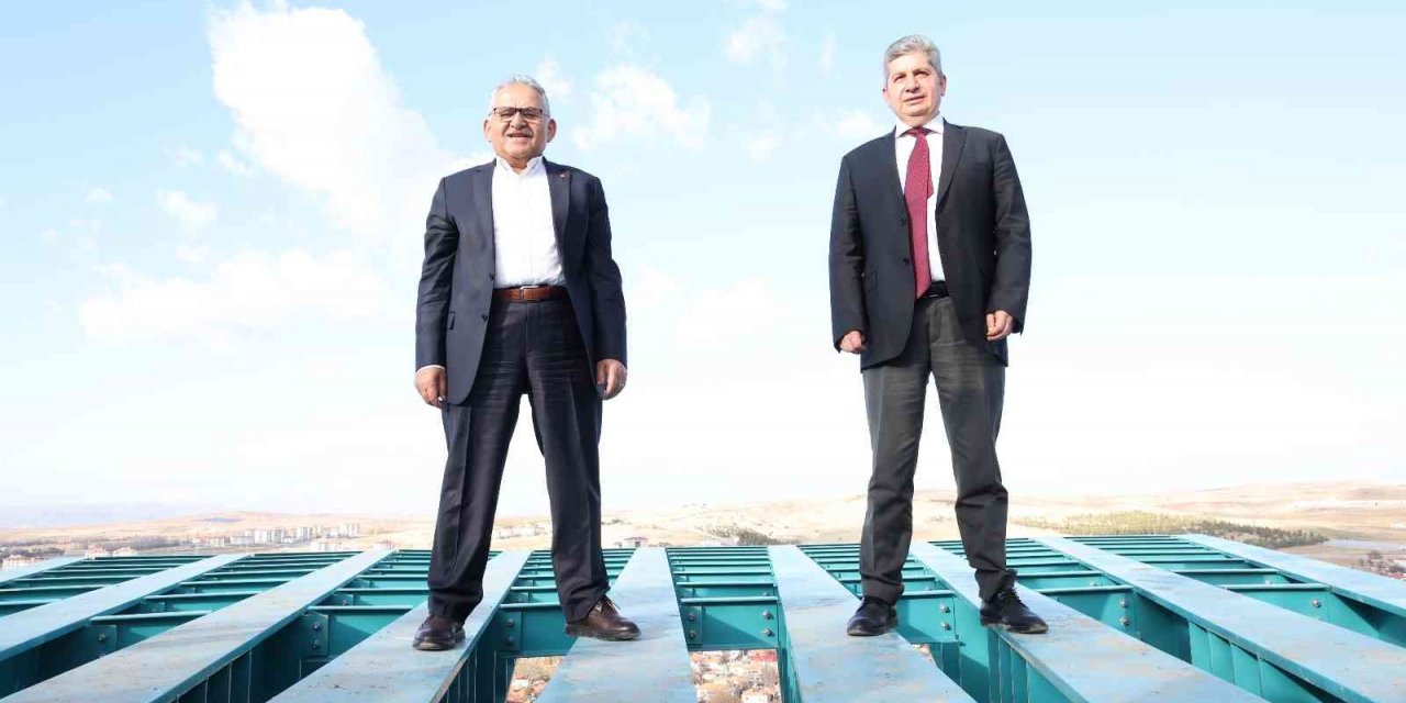 Tamamlanma Aşamasına Gelen Cam Seyir terasında İnceleme