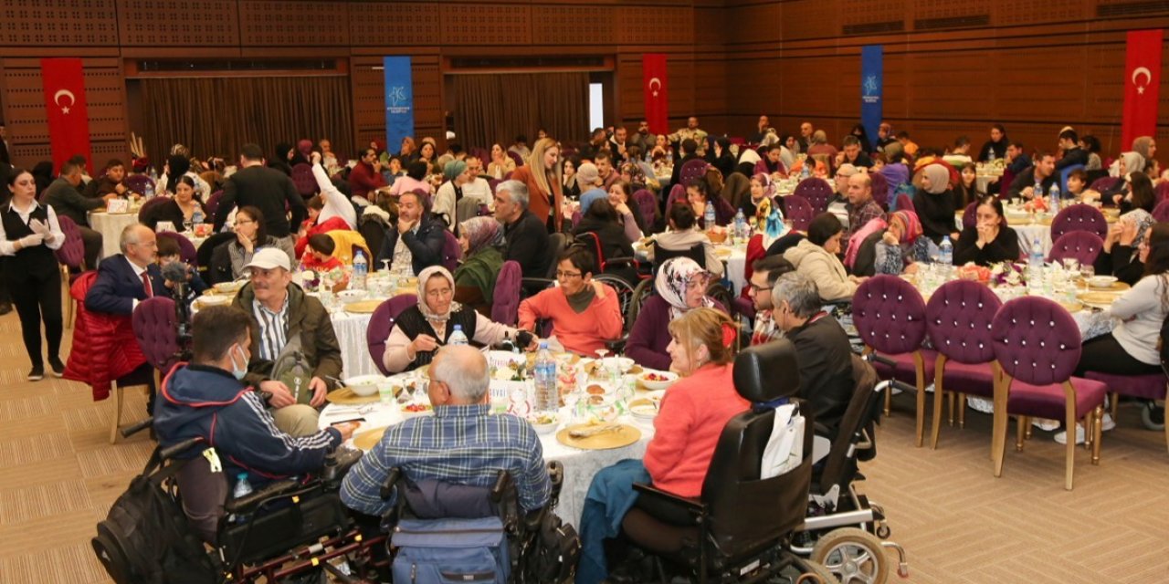 Küçükçekmece’de engelsiz yaşama destek yemeği