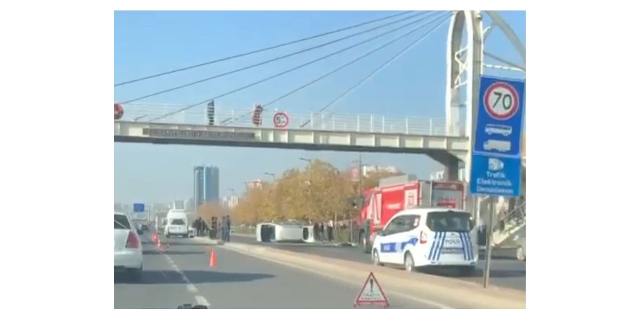 Direksiyon hakimiyetini kaybetti, refüje çarparak başka aracın üzerine düştü