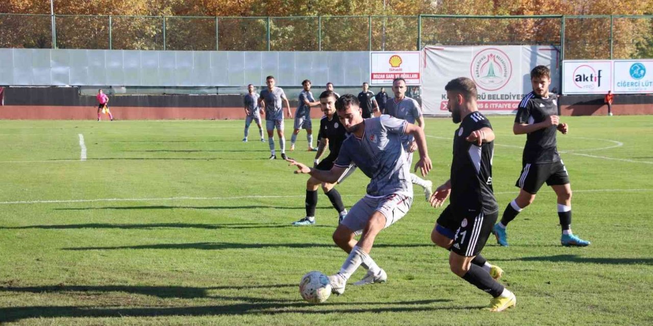 Karaköprü Belediyespor zirveye yürüyor