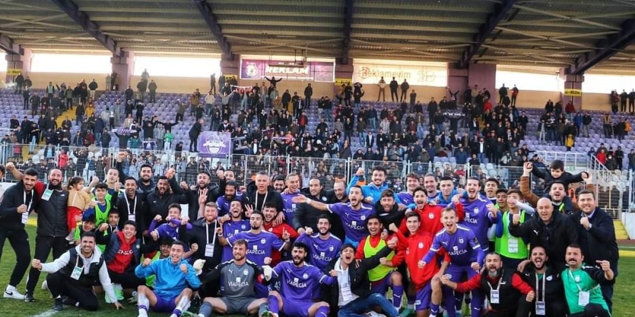 Afyonspor ligde üst sıralara tırmanmayı başardı