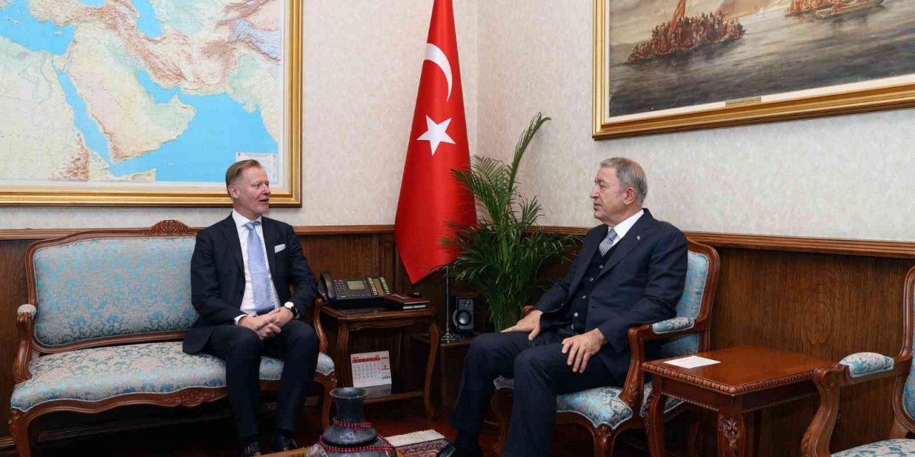 Milli Savunma Bakanı Hulisi Akar, Finlandiya’nın Ankara Büyükelçisi Ari Maki’yi makamında kabul etti.