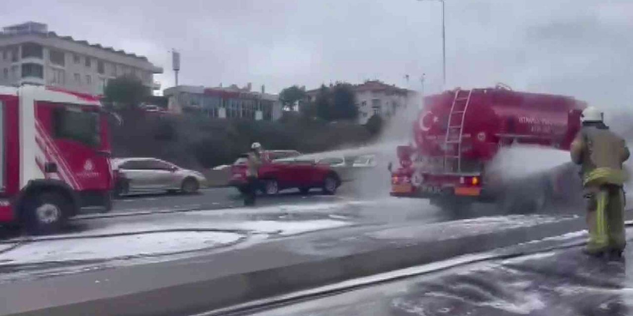Maltepe’de, İBB’nin atık yağ taşıma tankerinde korkutan yangın