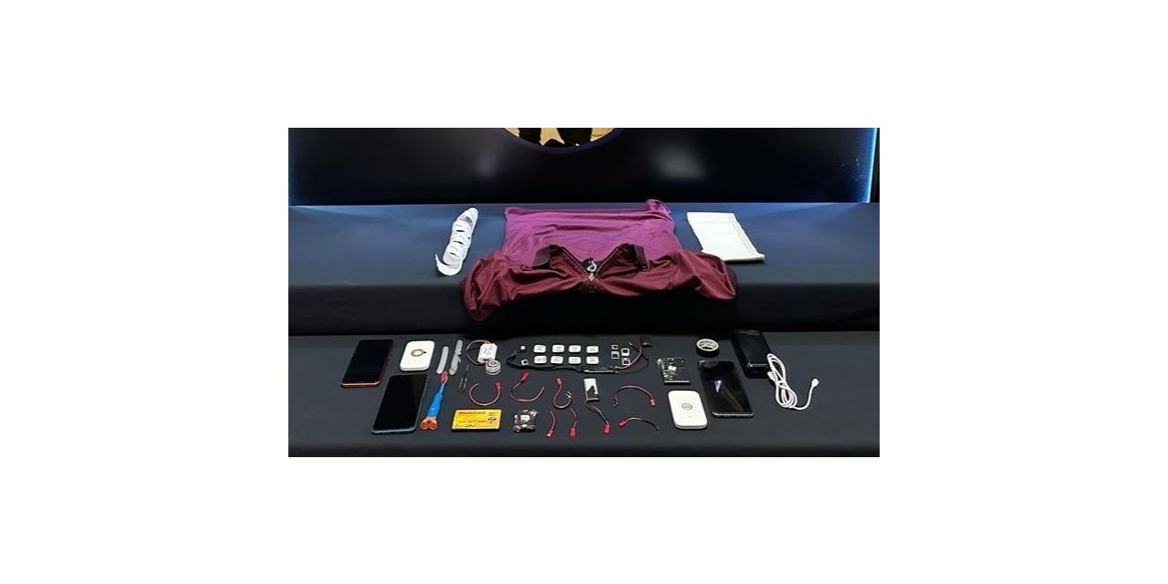 Ehliyet sınavında kopya çekerken yakalandılar