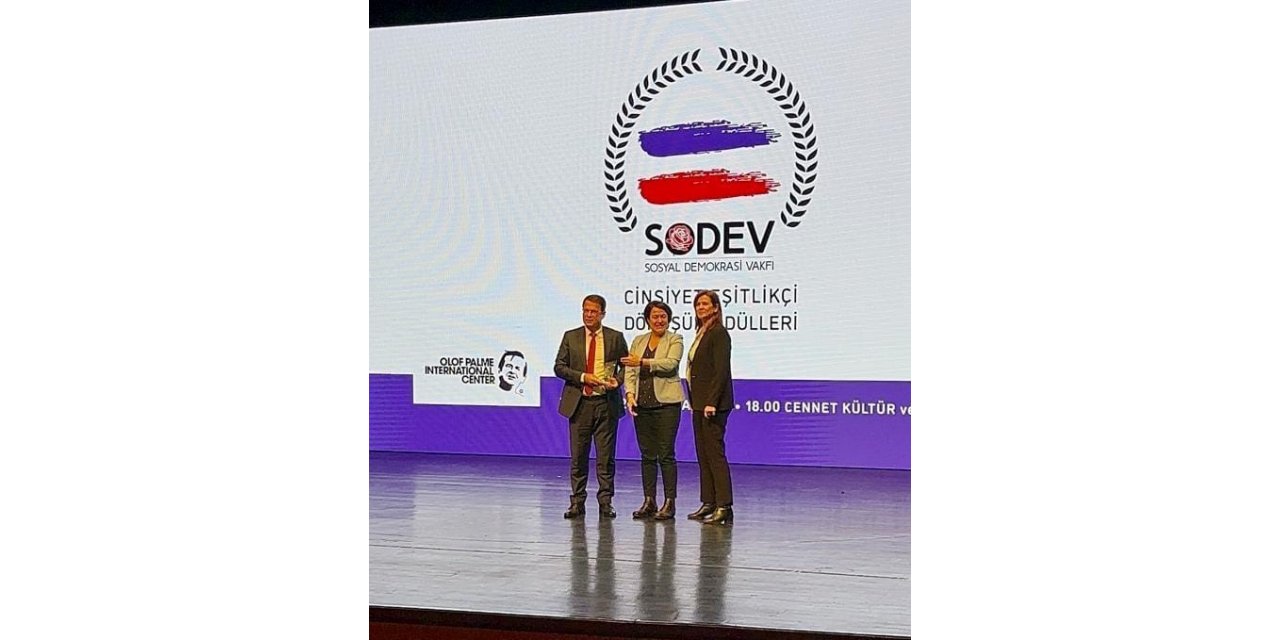 Başkan Eryılmaz’ın kadın istihdamı projesine ödül