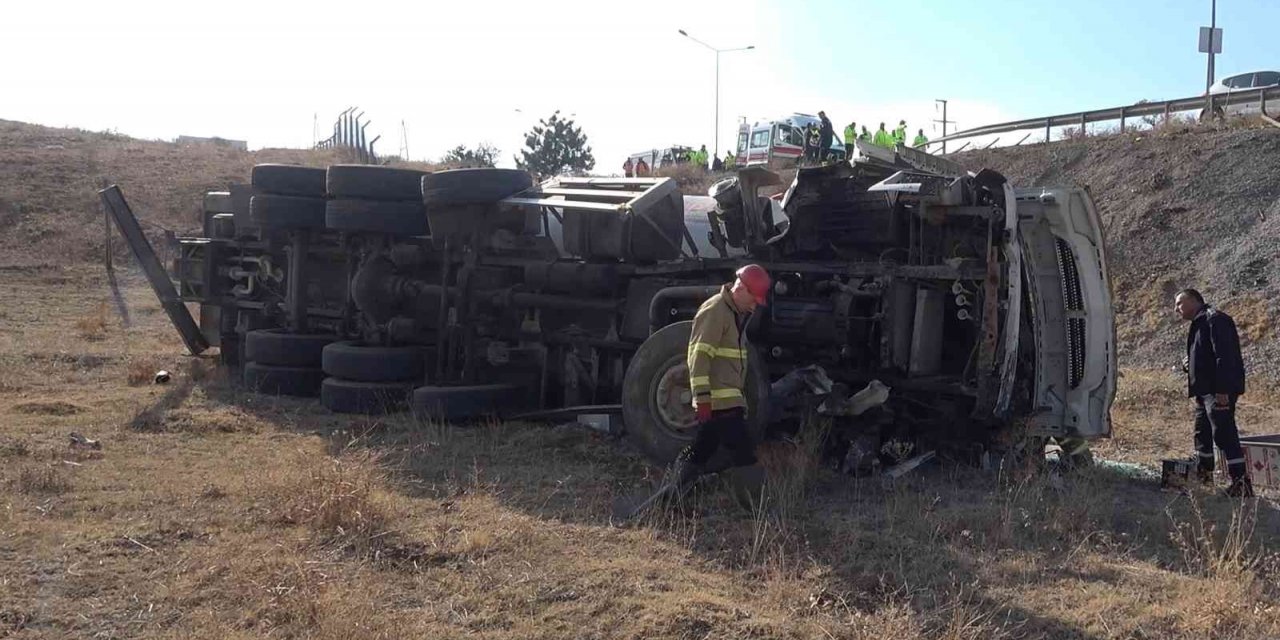 Kırıkkale’de LPG yüklü tanker devrildi: Sürücü hayatını kaybetti