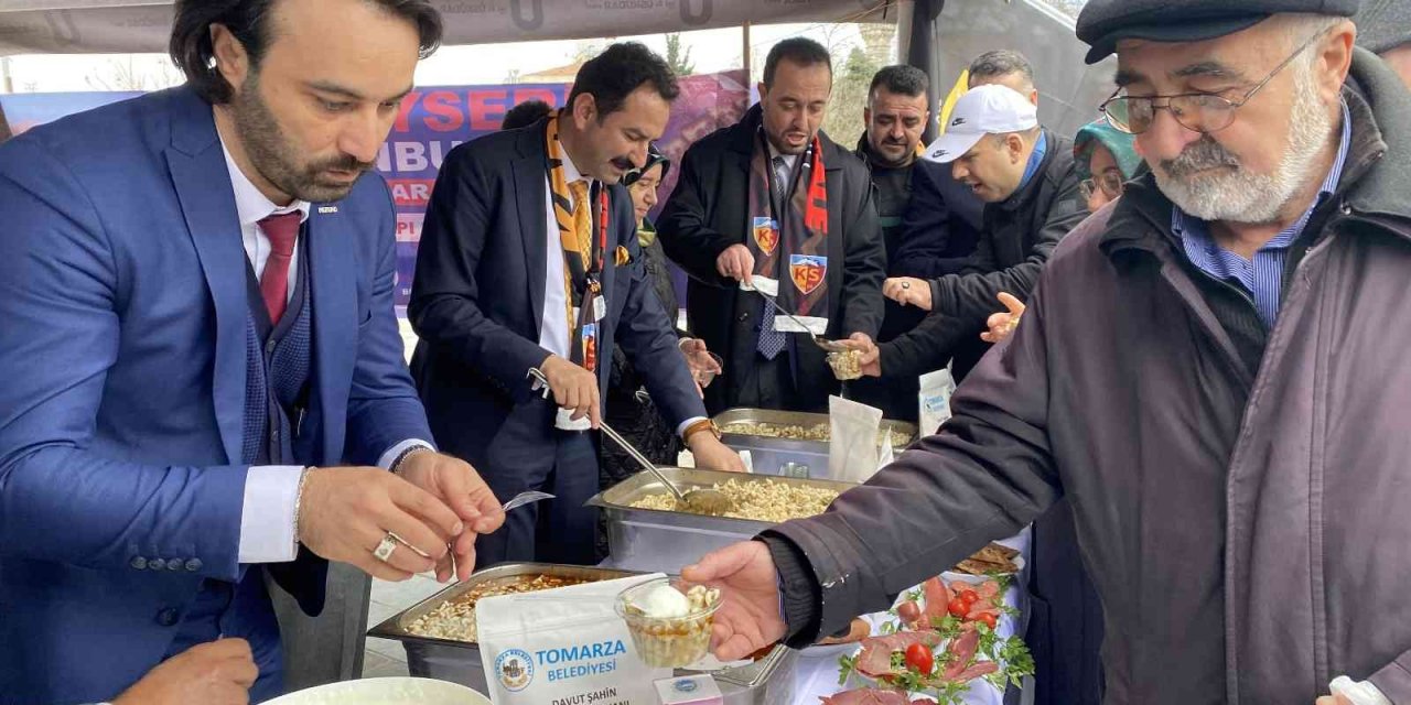 Üsküdar’da vatandaşlara Kayseri’nin meşhur yöresel tatları ikram edildi