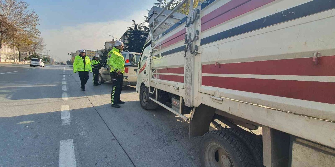 Kayseri’de kış lastiği denetimleri sürüyor, cezası bin 152 TL