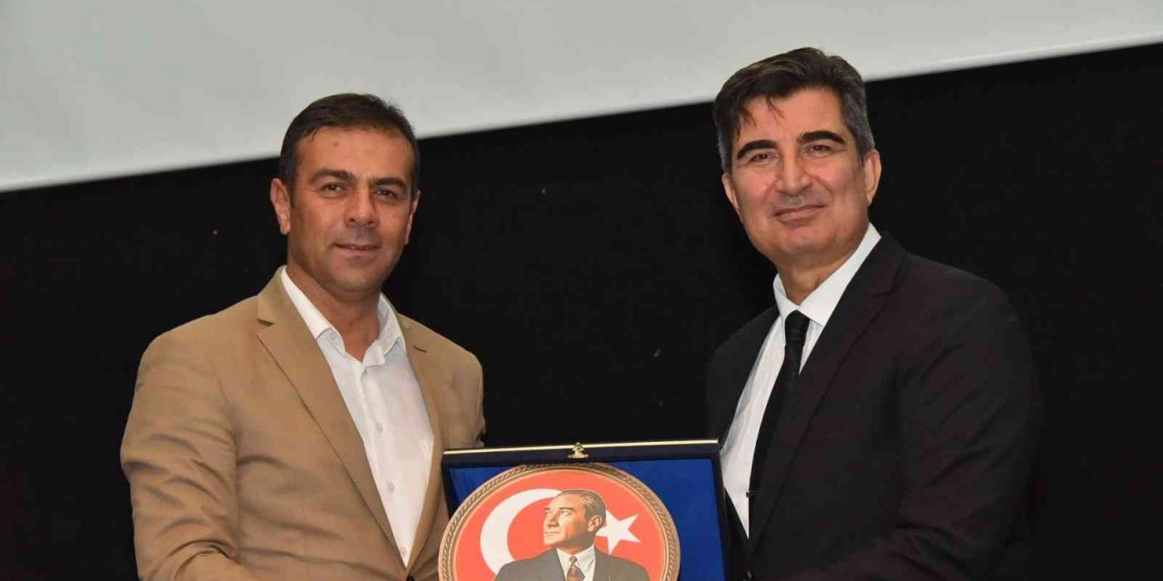 Bozüyük’te “Önce Vatan” isimli konferans düzenlendi