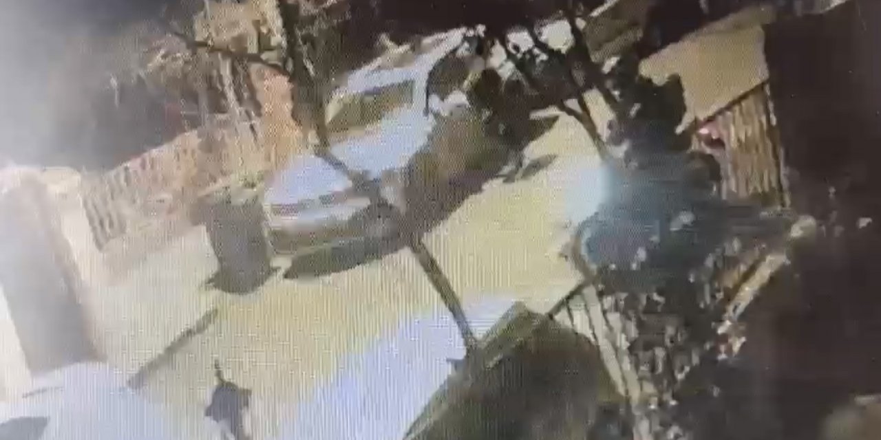 İstanbul’da lüks otomobillerden konsol ve gösterge hırsızlığı kamerada