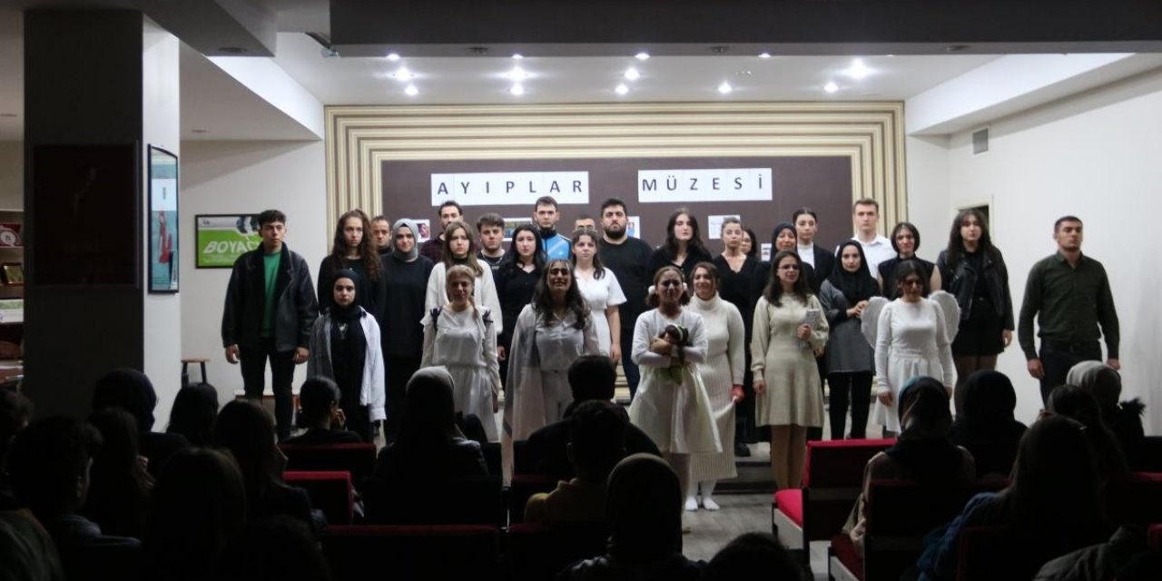 “Ayıplar Müzesi” tiyatro oyununa ilgi