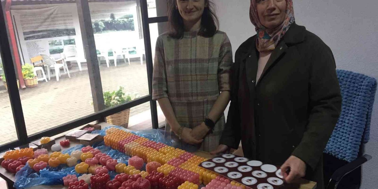 Ürettikleri mumları Almanya, Fransa ve Hollanda’ya ihraç etmeye başladılar