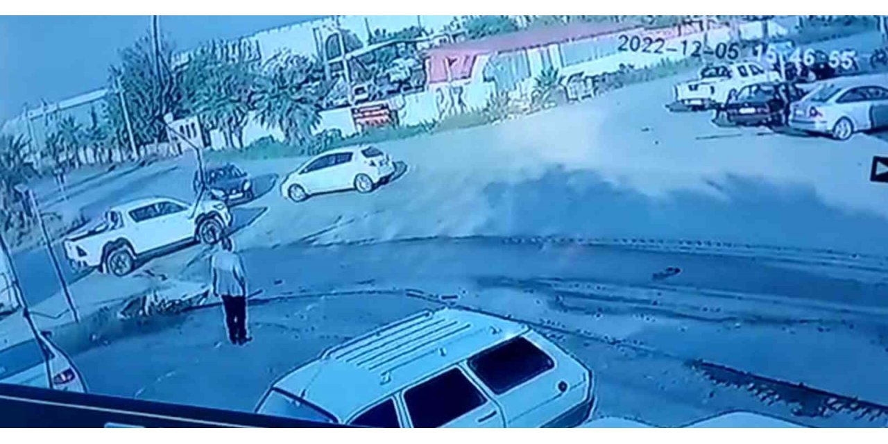 Hatay’da 3 aracın karıştığı kaza kameraya yansıdı: 1 yaralı