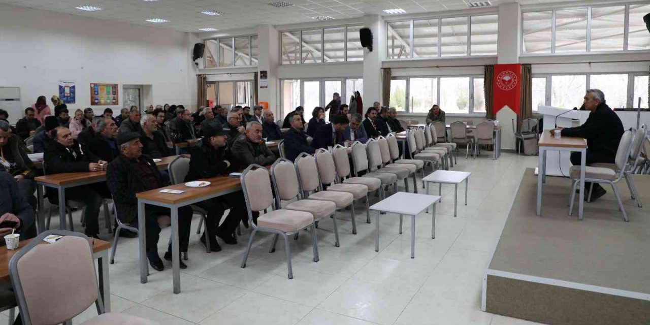 Çiftçilere tasarruflu su kullanımı eğitimleri