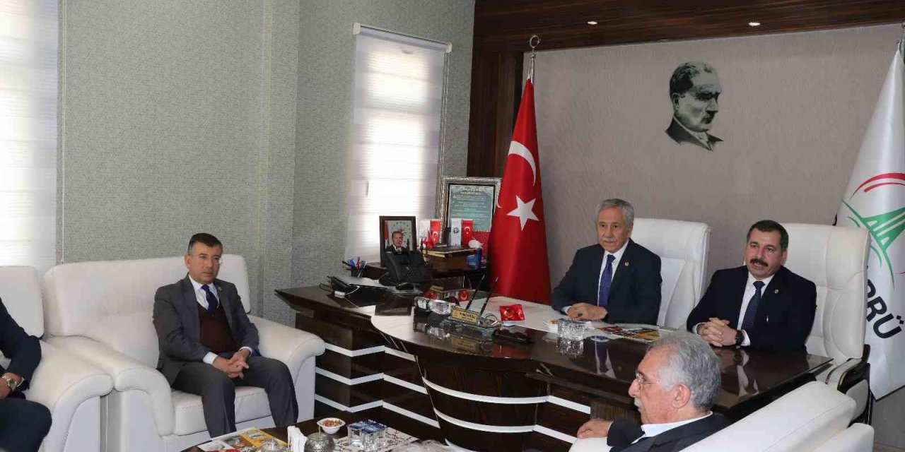 Bülent Arınç’tan Baydilli’ye ziyaret