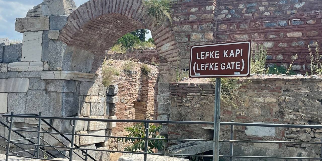 Tarihi Lefke Kapı’daki suyolunda Osmanlı kitabesi bulundu