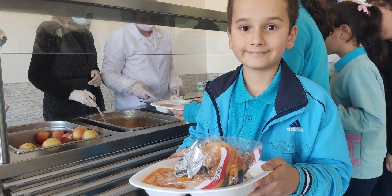 Öğrenciler, Milli Eğitim Bakanlığının ücretsiz yemek hizmetinden memnun