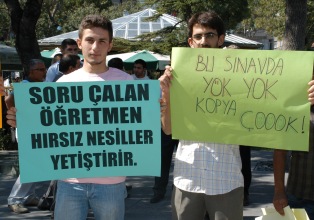 Konya'da 'KPSS iptal edilsin' eylemi