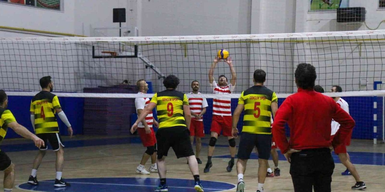 Kurumlar arası voleybolda şampiyonları belli oldu