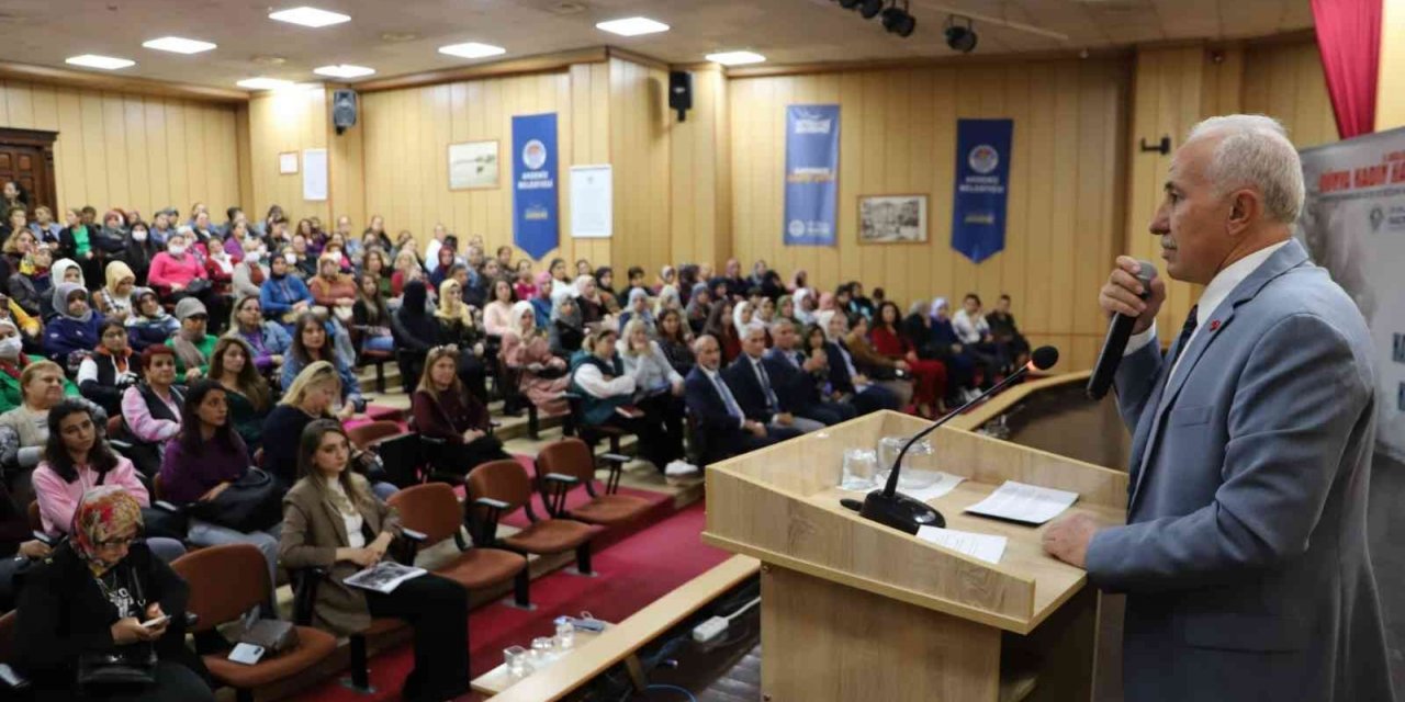 Akdeniz Belediyesi’nden ’Kadın Hakları Günü’ paneli