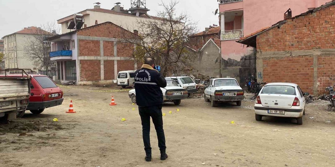 Araç içerisindeki baba oğula ateş eden silahlı saldırgan tutuklandı