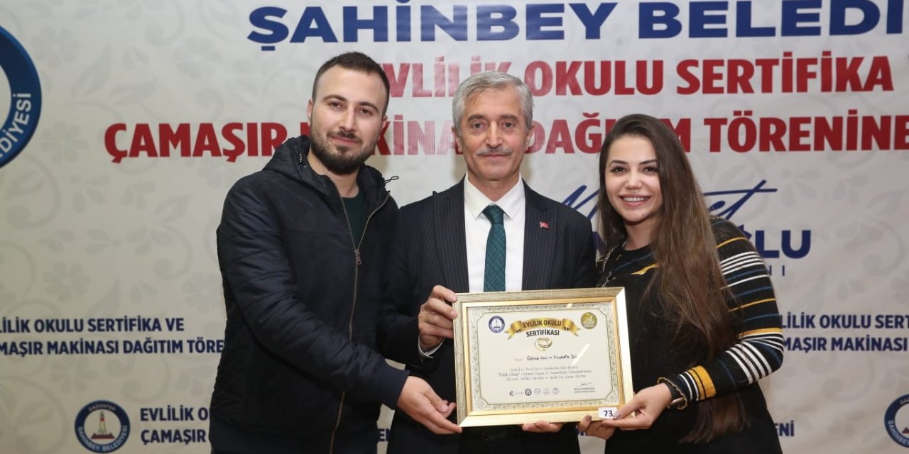 Evlilik okulunda 421 çift daha sertifikasını aldı