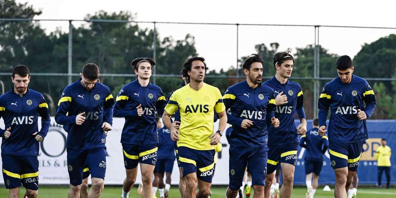 Fenerbahçe, Antalya’daki ilk çalışmasını yaptı