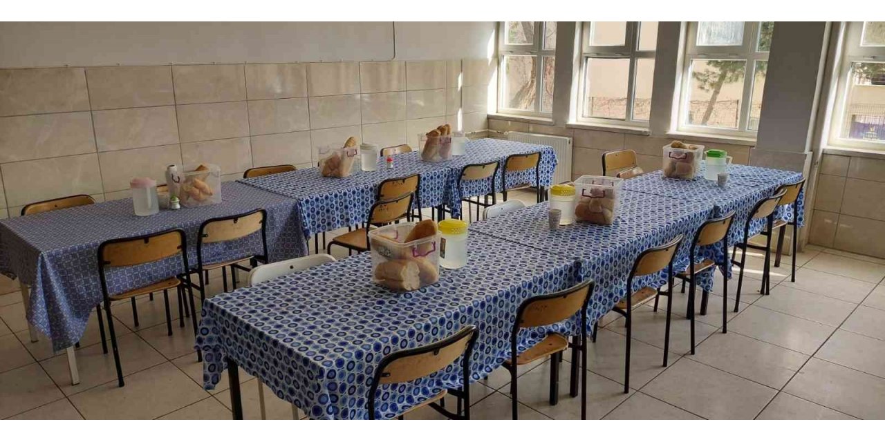 Adana Pozantı’da 416 öğrenci taşımalı eğitim ve ücretsiz yemekten faydalanıyor