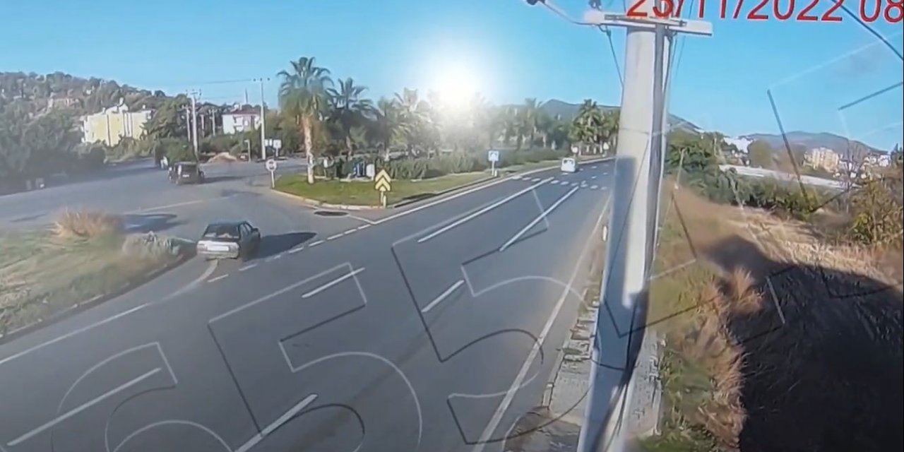 Motosiklet sürücüsünü ölüme götüren kaza kamerada