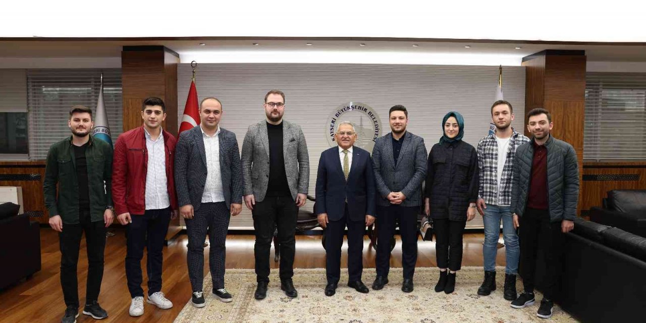 Başkan Büyükkılıç, STK temsilcileri ve muhtarları makamında kabul etti