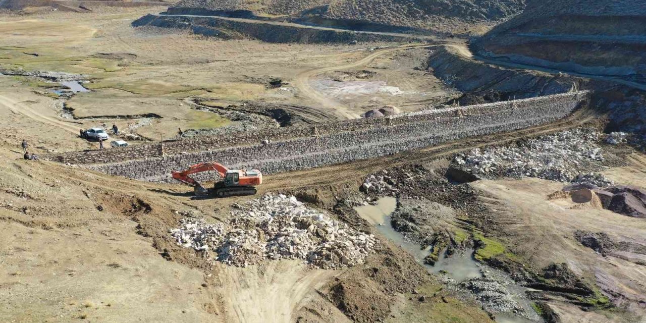 Salkımlı Göleti’nde çalışmalar devam ediyor