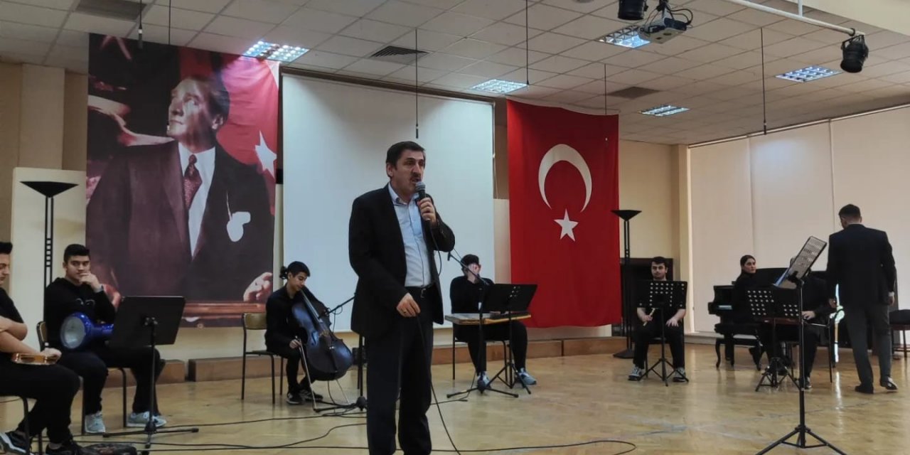 Zeki Müren eserleriyle anıldı