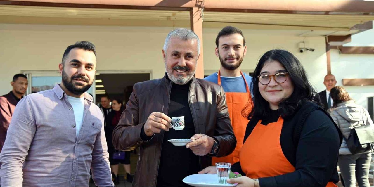 Gençler Türk kahvesi etikliğinde buluştu