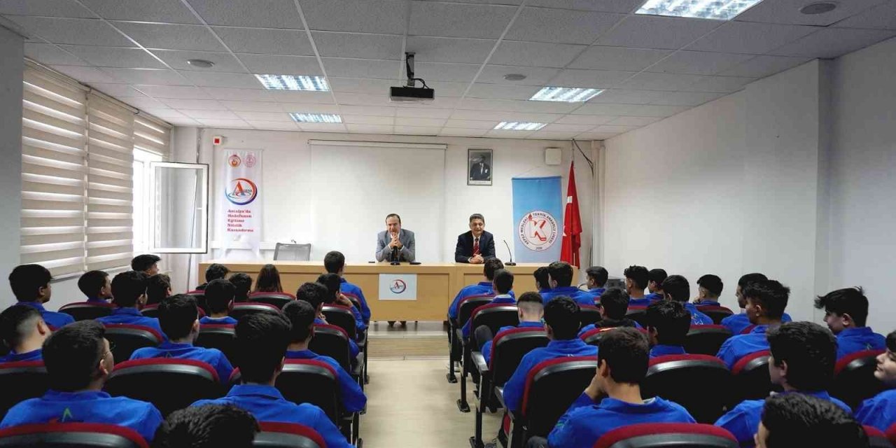 AEDAŞ Genel Müdürü Baydar: "Elektrik dağıtım sektörü büyük bir gelişim ve dönüşüm içinde"