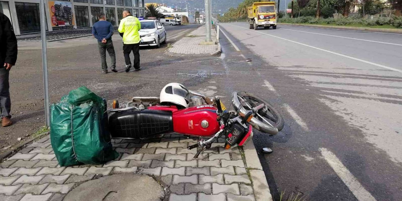 Gazipaşa’daki kazada motosiklet sürücüsü yaralandı