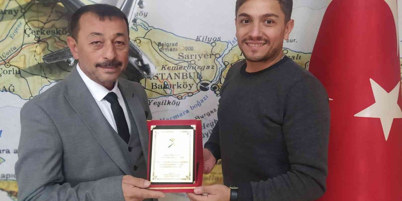 Özel insanlardan Line TV’ye özel plaket