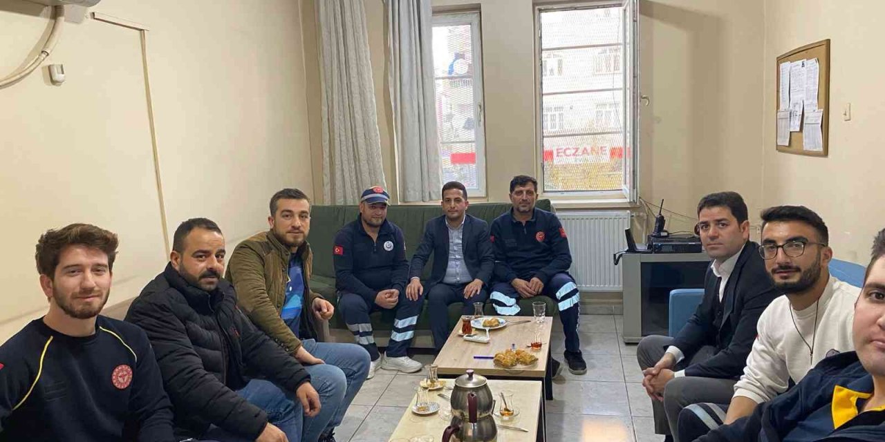 Öz Sağlık İş Diyarbakır Şube Başkanı Aküzüm, sağlık çalışanlarıyla görüştü