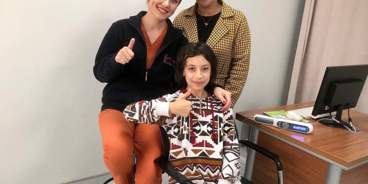 Hayalindeki saçlara fototerapi ile kavuştu