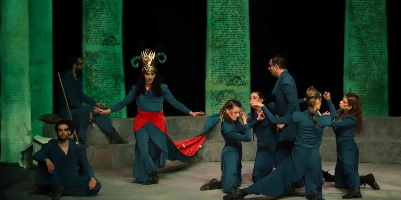 NEVÜ’de ‘Binbir Gece Masalları’ tiyatro oyunu sahnelendi