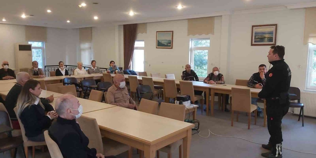 Marmaris’te huzurevi sakinlerine trafik eğitimi verildi