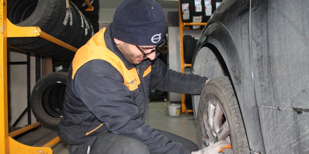 Lastikçilerde kış mesaisi