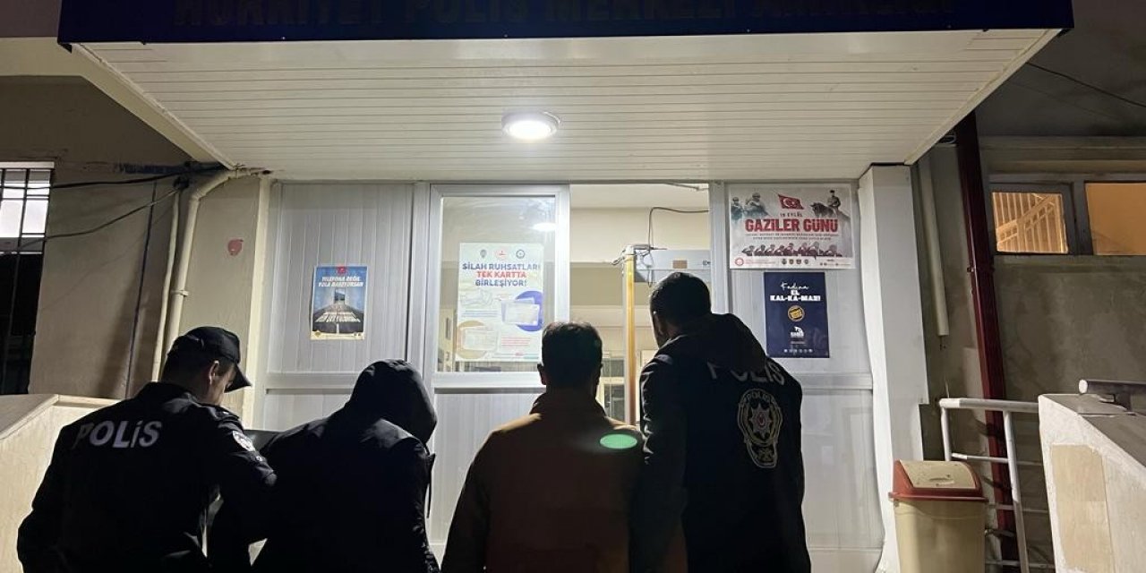 Bıçaklı kavgaya karışan 2 kişi tutuklandı