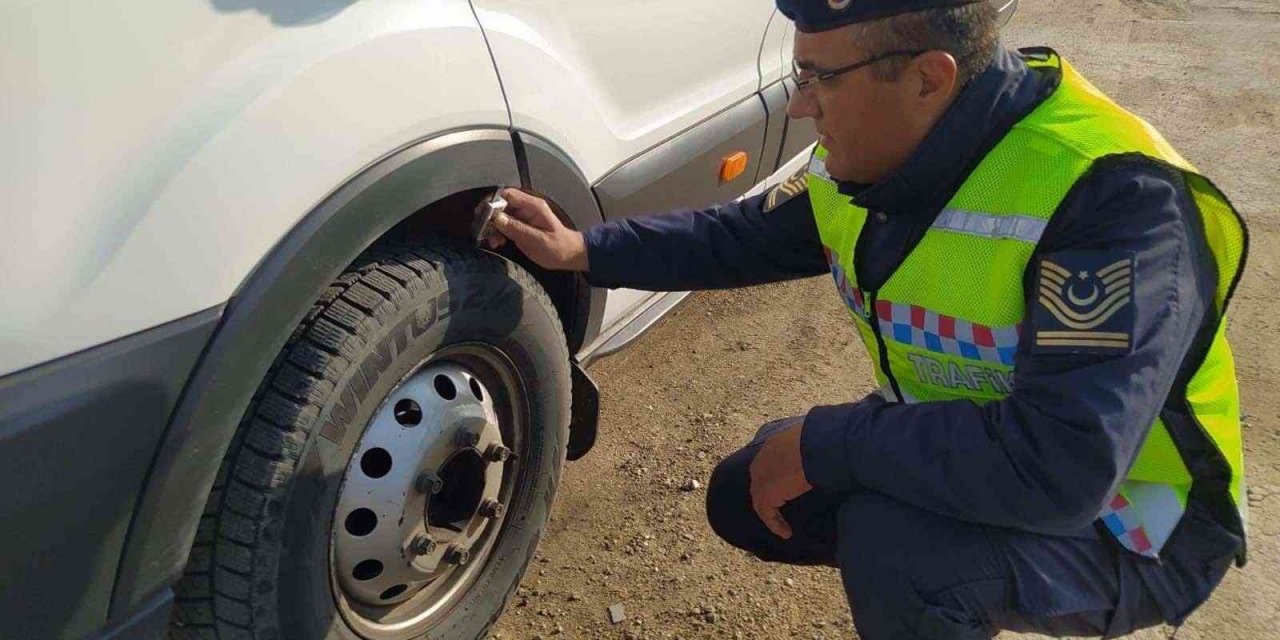 Jandarmadan kış lastiği denetimi
