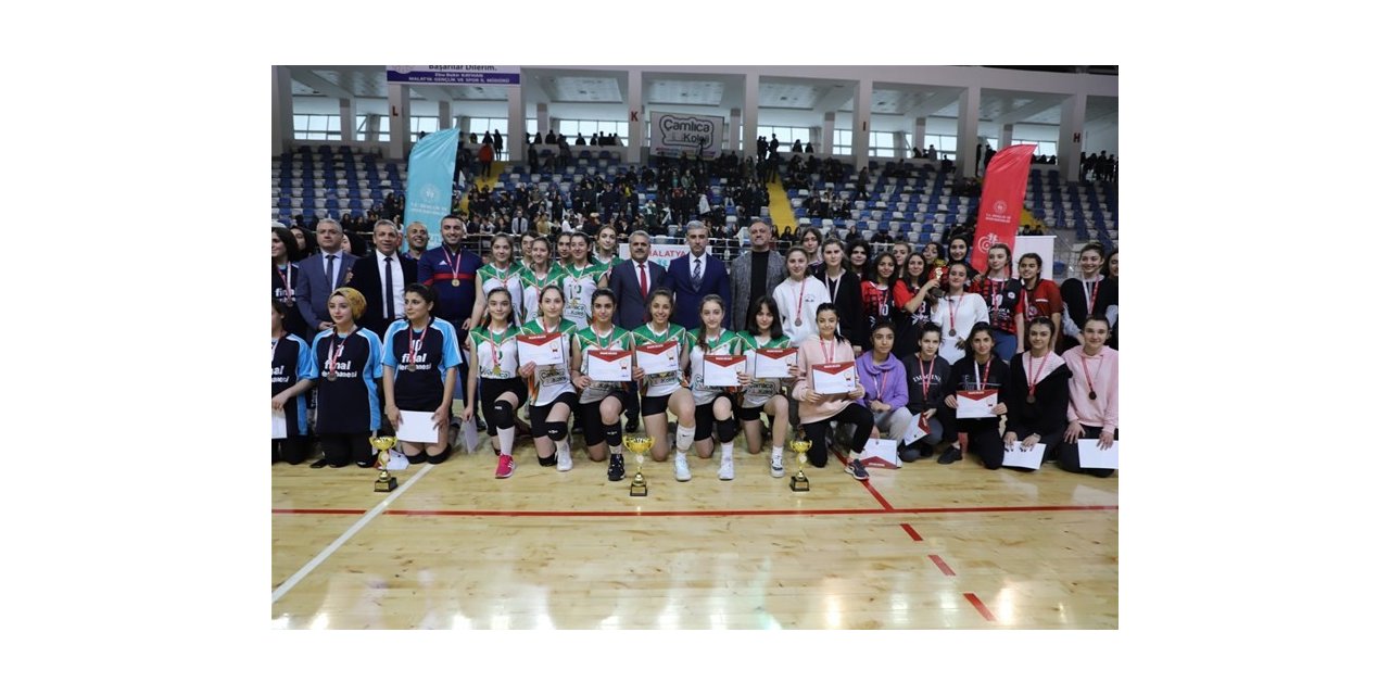 Sporcular il birincisi olmak için ter döktü