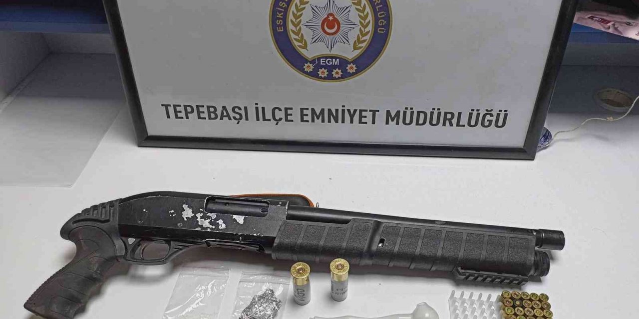 29 aranan şüphelinin yakalandığı denetimlerde çok miktarda uyuşturucu madde ele geçirildi