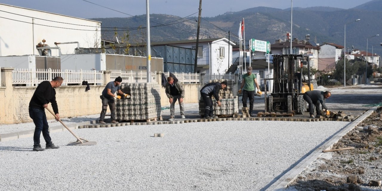 İznik’te merkezden taşraya çalışmalar sürüyor