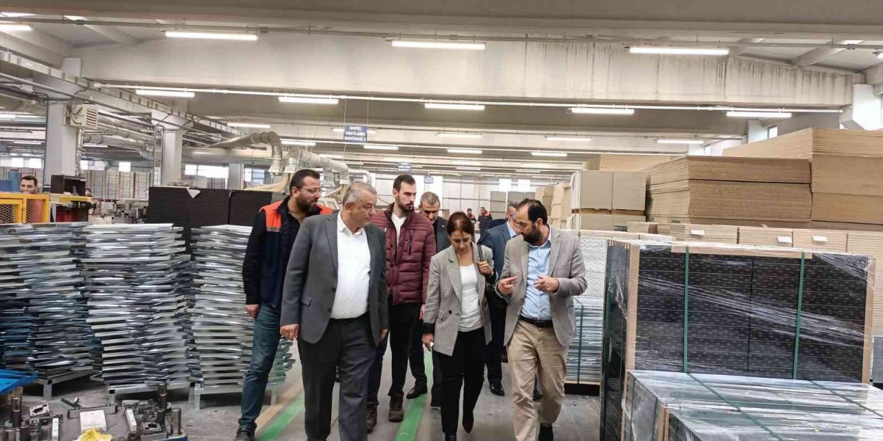Sanayicilerle ihracat çalışmaları konuşuldu