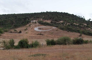 Dağ eteklerine ay yıldız yaptılar