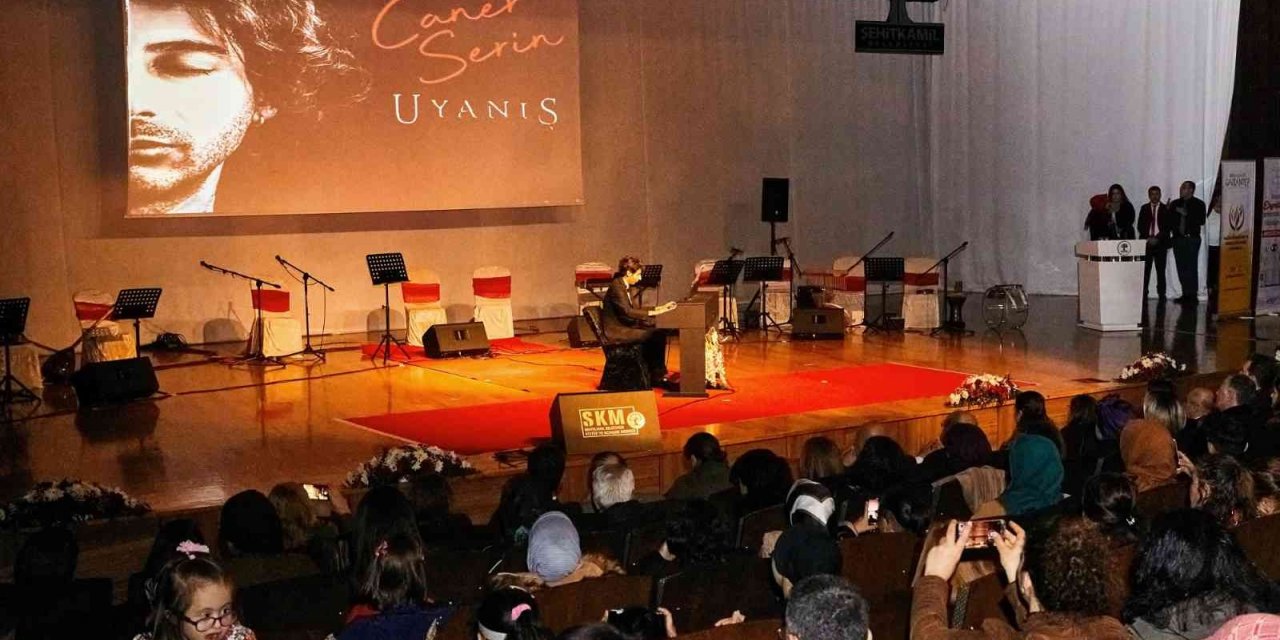 Şahin, dünya engelliler farkındalık günü programına katıldı